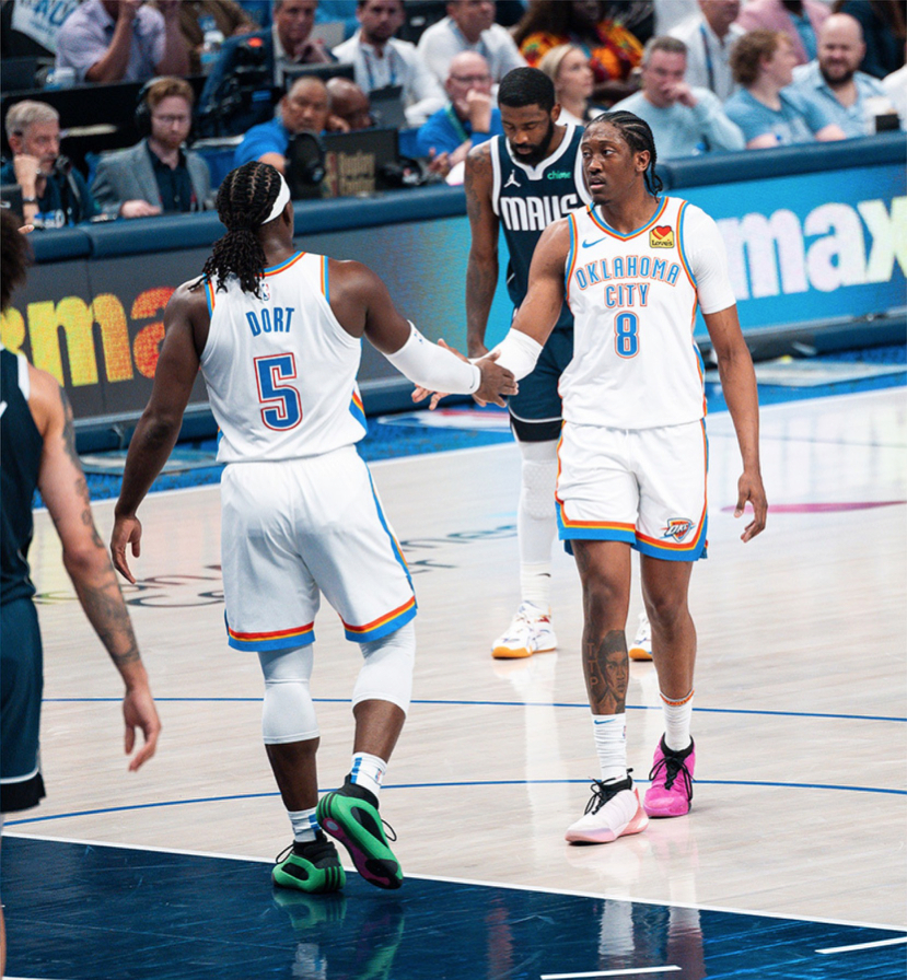 包含NBA常规赛湖人客场92-121惨败雷霆亚历山大30+9东契奇19+7+7的词条