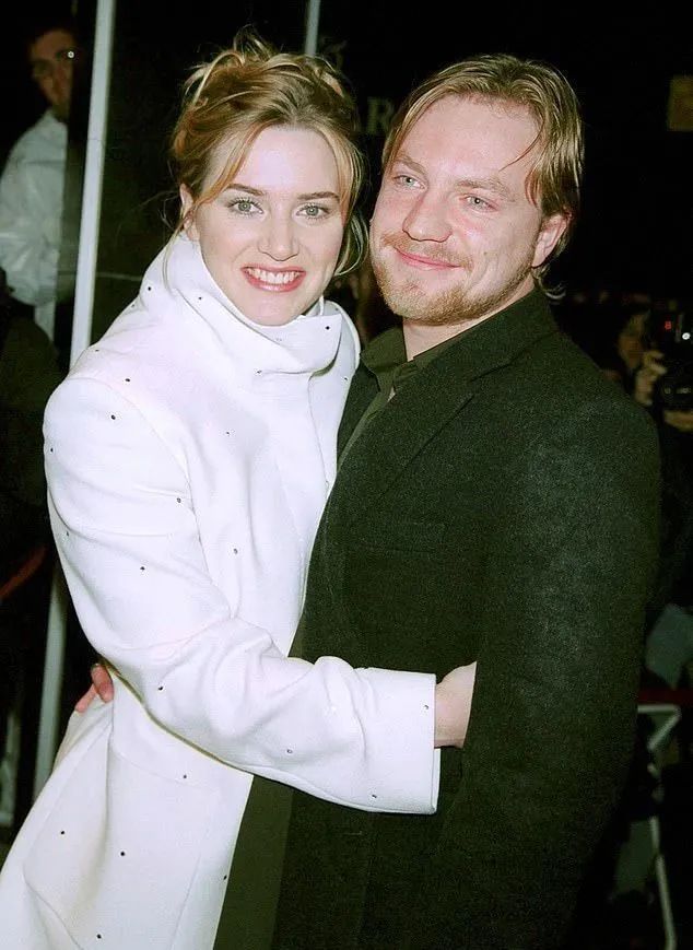 德里赫特将和妻子离婚这段婚姻关系仅持续了不到两年的简单介绍