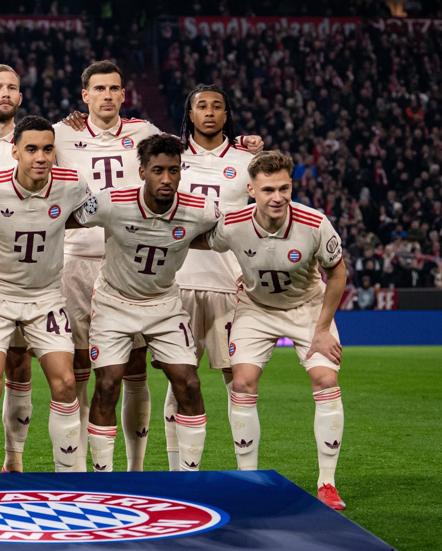 关于拜仁与切尔西谈判恩昆库转会交易结构成焦点的信息