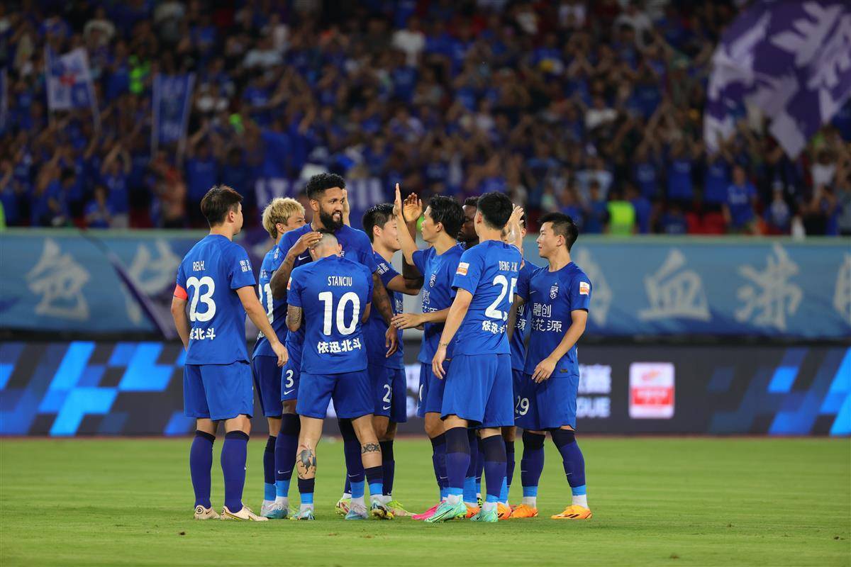 包含中超武汉三镇VS梅州客家前瞻武汉三镇接连不胜的词条