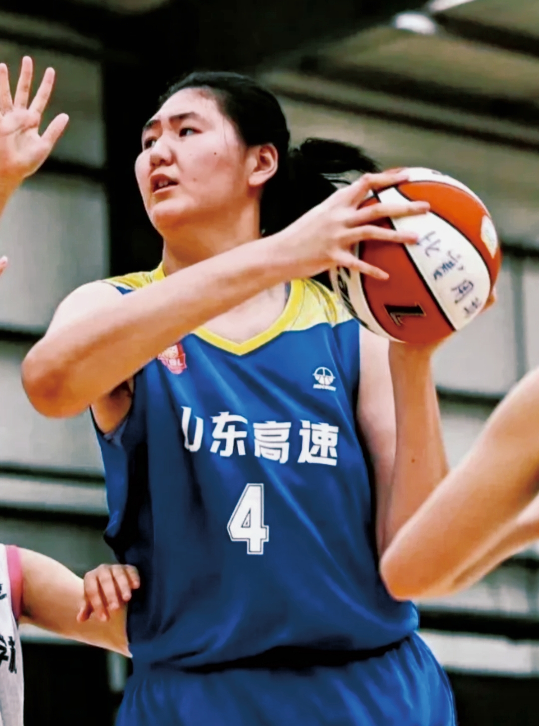 女篮亚洲杯中国女篮110-59印尼女篮罗欣棫13+6张子宇13分的简单介绍