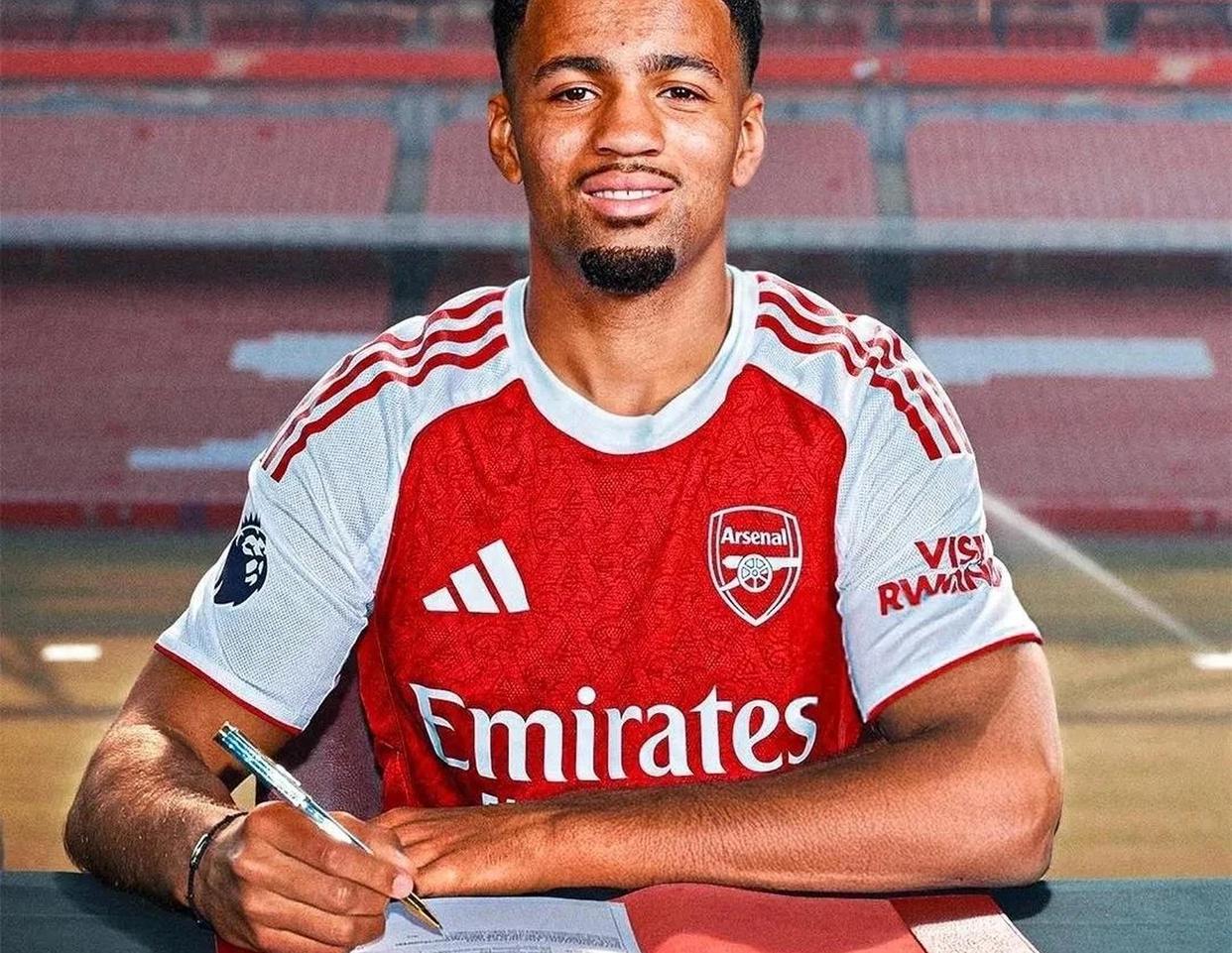 包含德保罗将加盟迈阿密国际转会费1500万欧元的词条