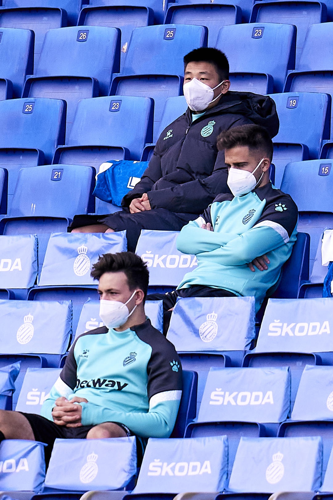 包含阿森纳希望出售多名边缘球员津琴科等球员在列的词条