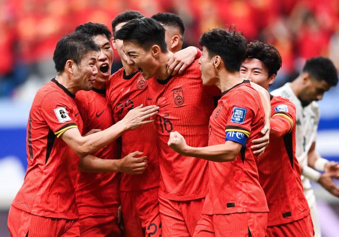 曝久尔杰维奇用PPT展示集训计划国足备战东亚杯的简单介绍