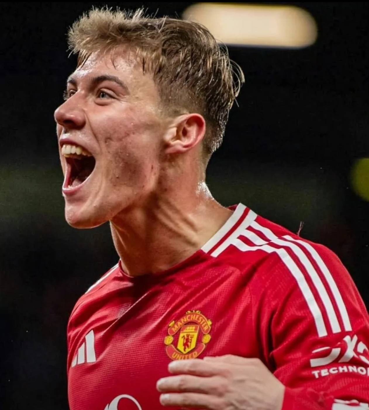 都灵接近签下那不勒斯前锋小西蒙尼交易进入最后阶段的简单介绍