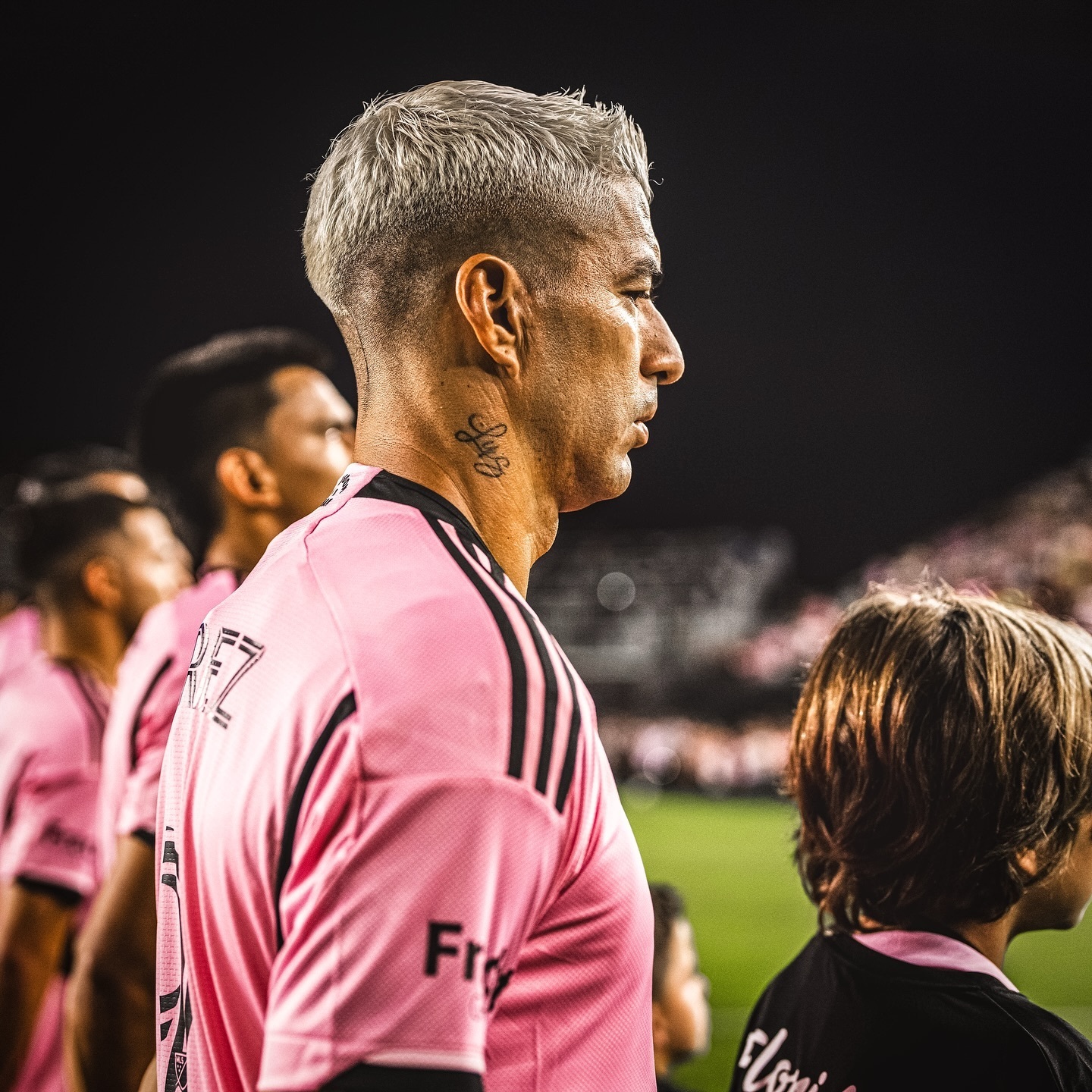 苏亚雷斯对工作人员吐口水将再次被禁赛的简单介绍