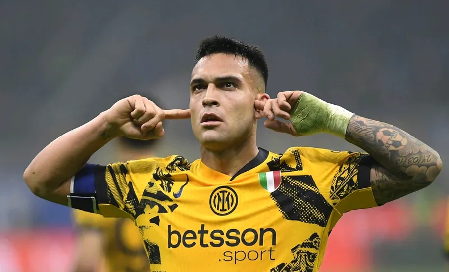 关于自由球员身价榜前枪手后卫排名榜首的信息