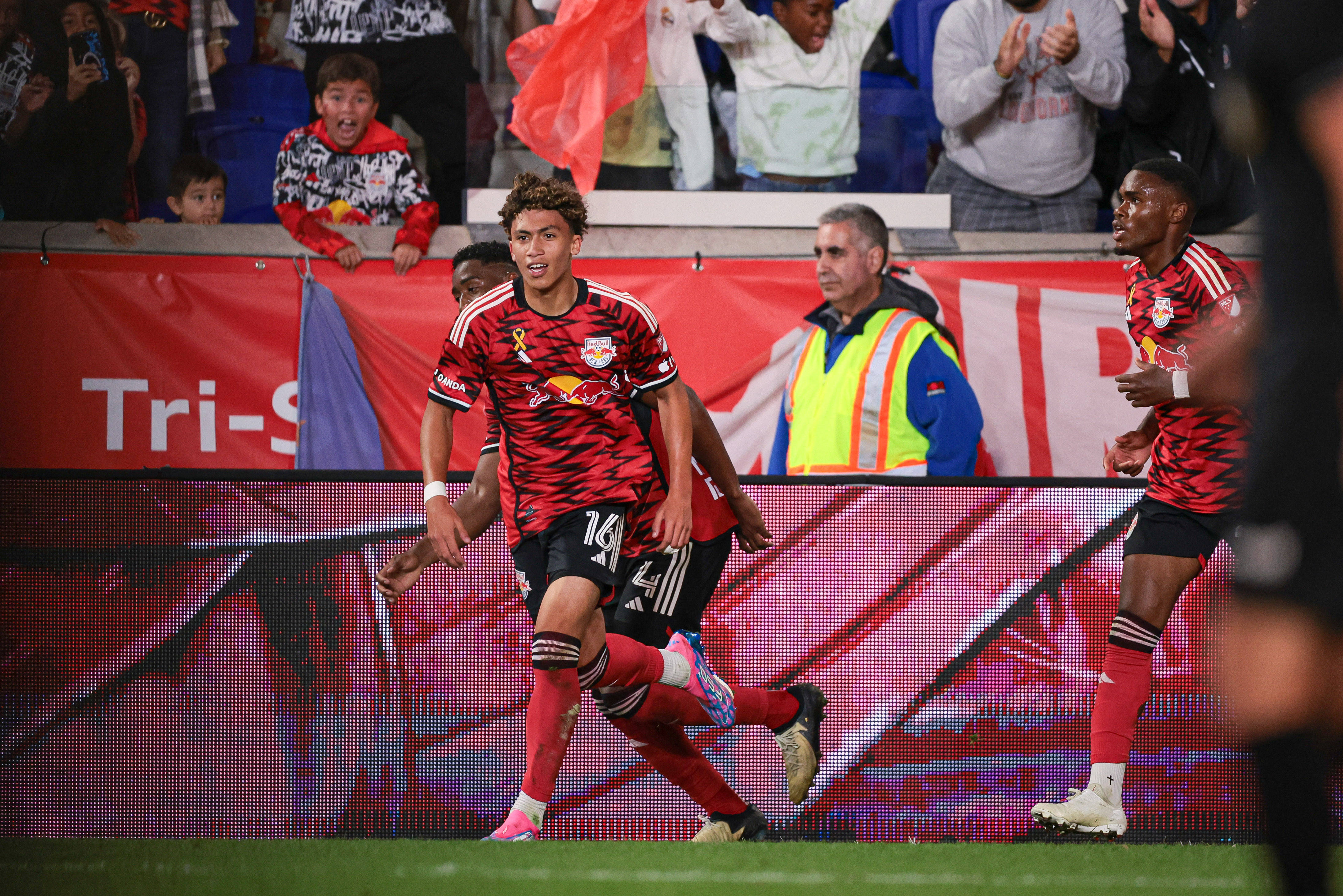 美职联芝加哥火焰VS新英格兰革命比赛预测两队竞争季后赛名额的简单介绍