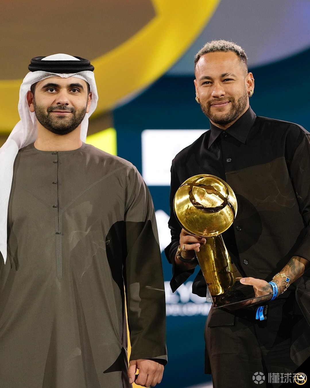 包含弗鲁米嫩塞欲租借内马尔已经联系球员本人的词条