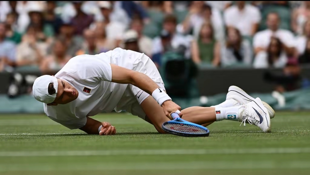 包含纽卡斯尔门将波普徒手助攻59米臂力惊人震惊全场的词条