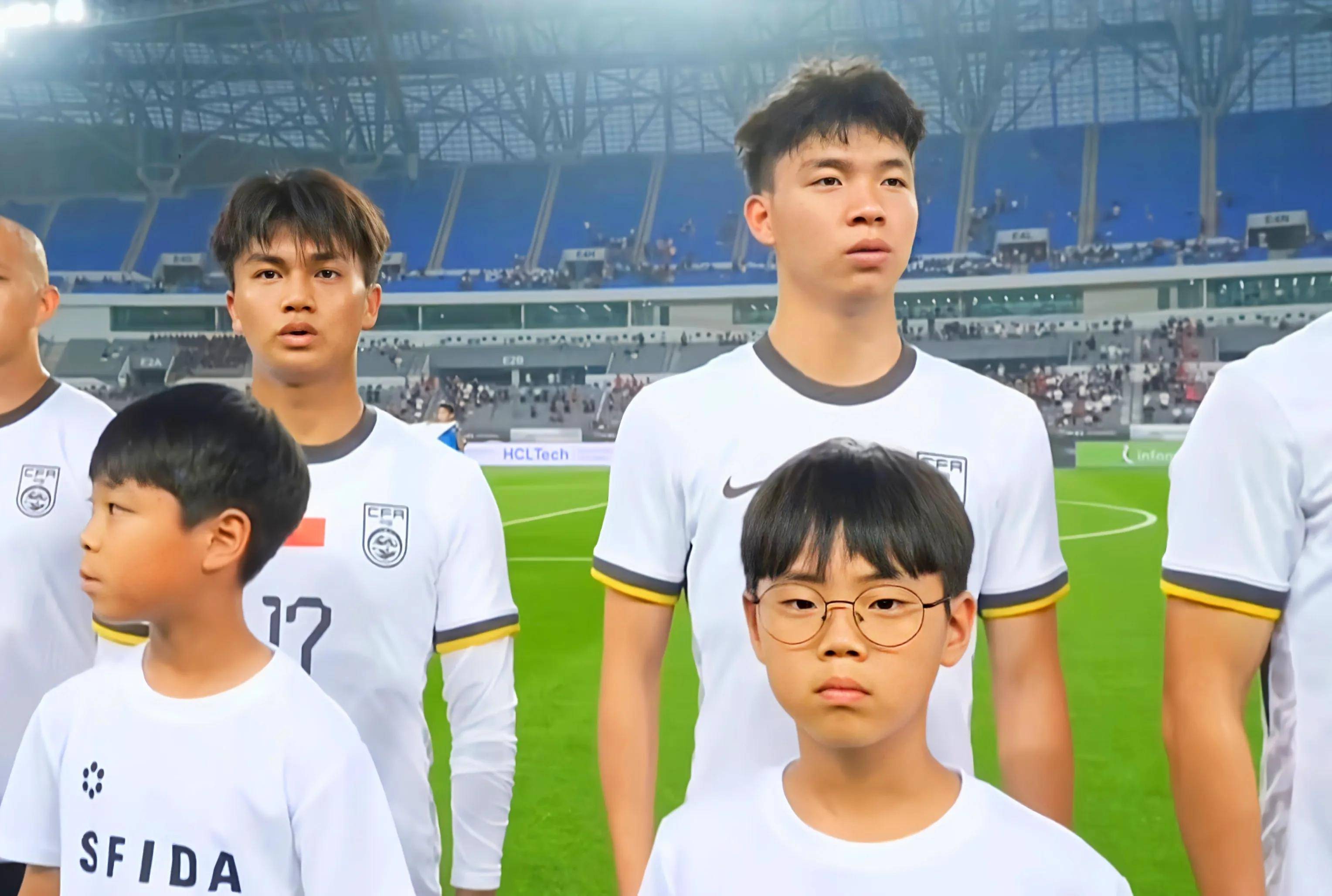 媒体评东亚杯国足首战失利国足处在重建期的简单介绍