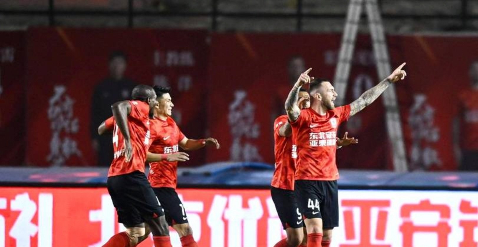 青岛海牛前锋萨里奇当选中超第28轮最佳球员戴帽助队客胜北京国安的简单介绍