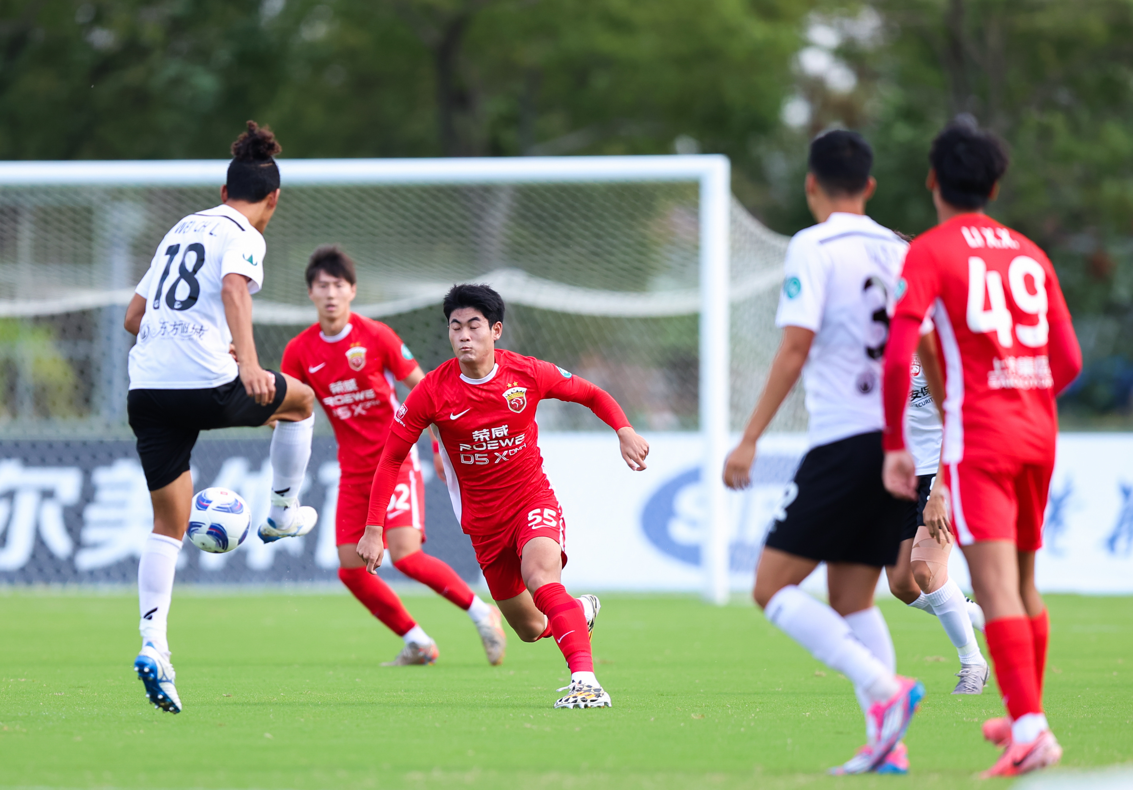 上海海港将战河南队海港最近状态火热河南难爆冷拦路的简单介绍