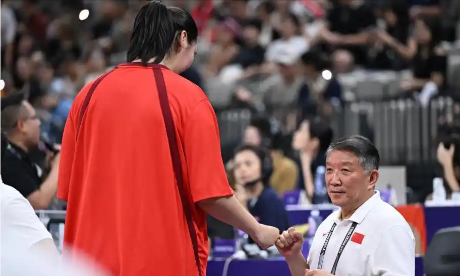 包含土耳其男篮大胜爱沙尼亚迎四连胜申京继续出色表现的词条