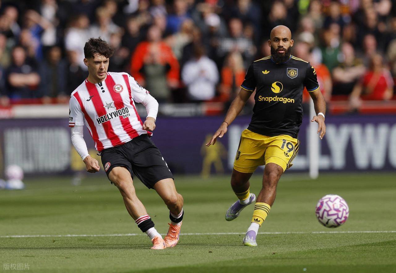 关于曼联新援亮相老特拉福德谢什科领衔点燃球迷热情的信息 关于曼联新援亮相老特拉福德谢什科领衔点燃球迷热情的信息