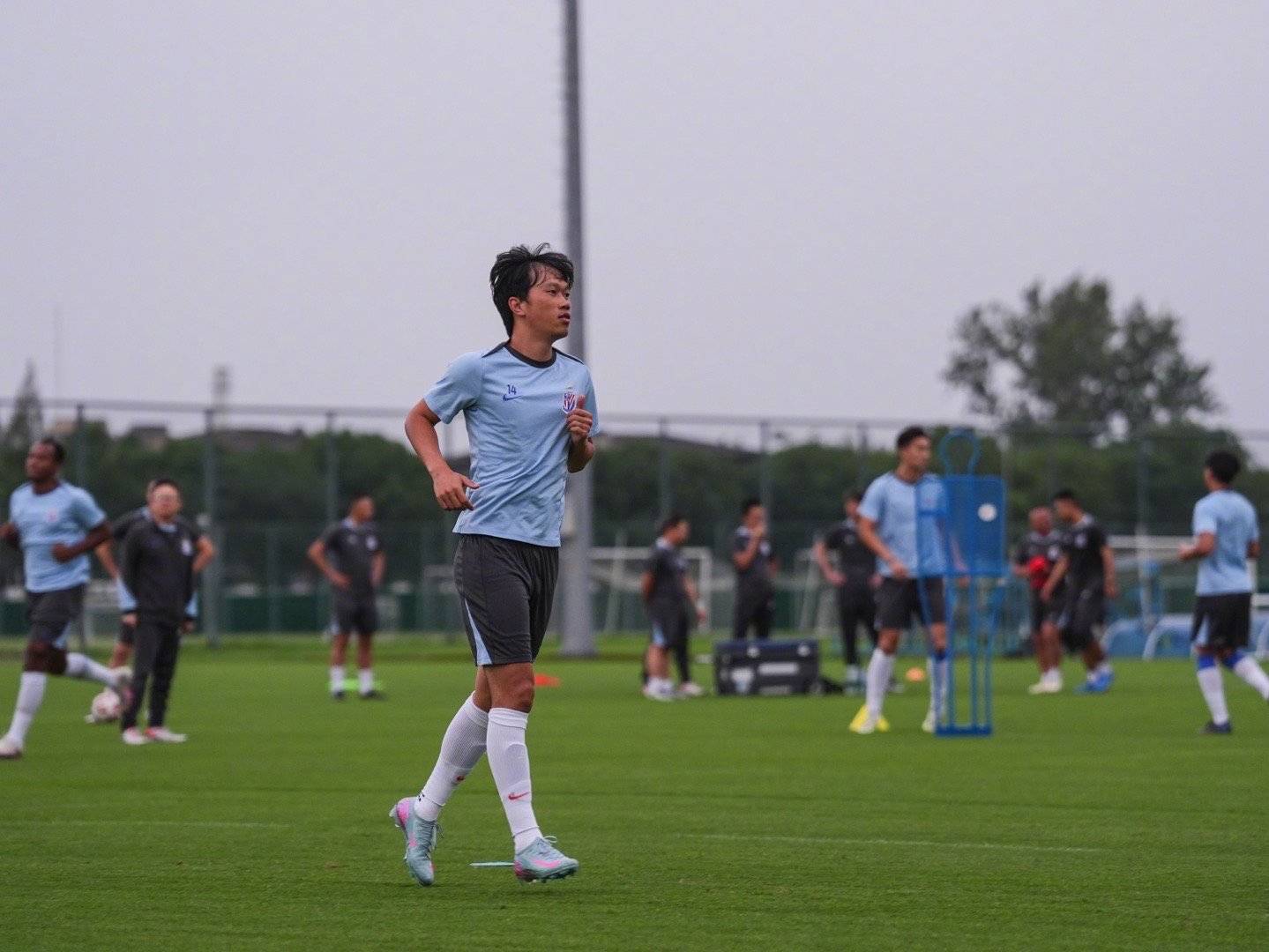 关于媒体介绍申花赛前训练情况备战联赛的信息 关于媒体介绍申花赛前训练情况备战联赛的信息