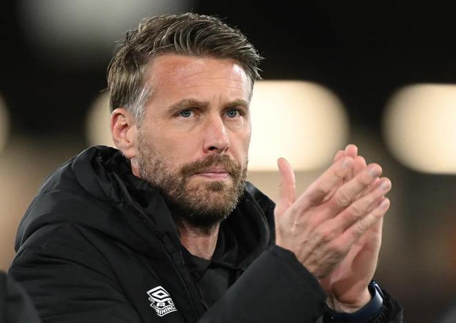 狼队官宣爱德华兹担任球队主帅球队保级压力很大的简单介绍