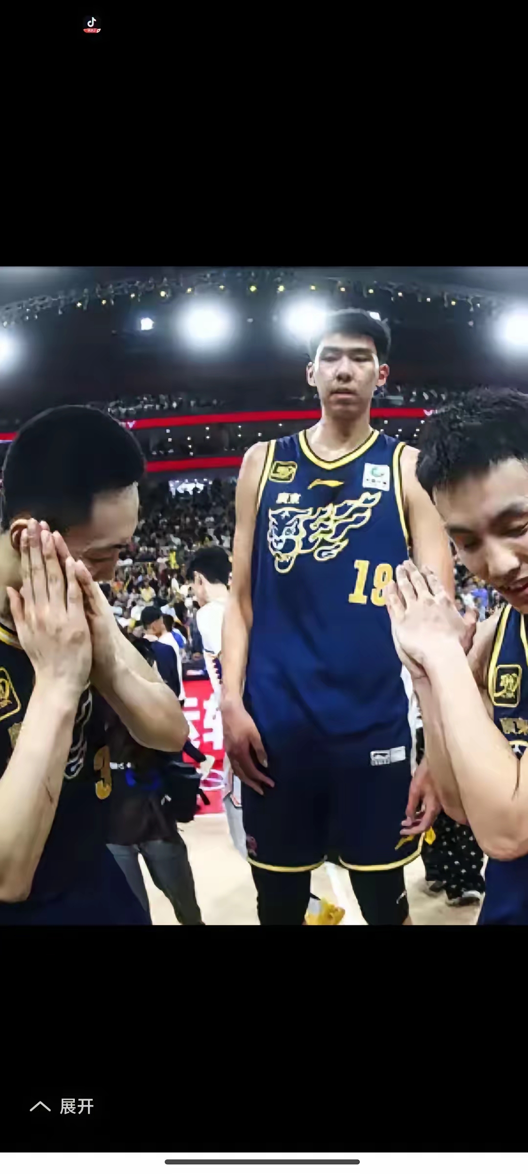 包含曝徐昕和杜锋发生冲突广东末节遭巴西逆转的词条