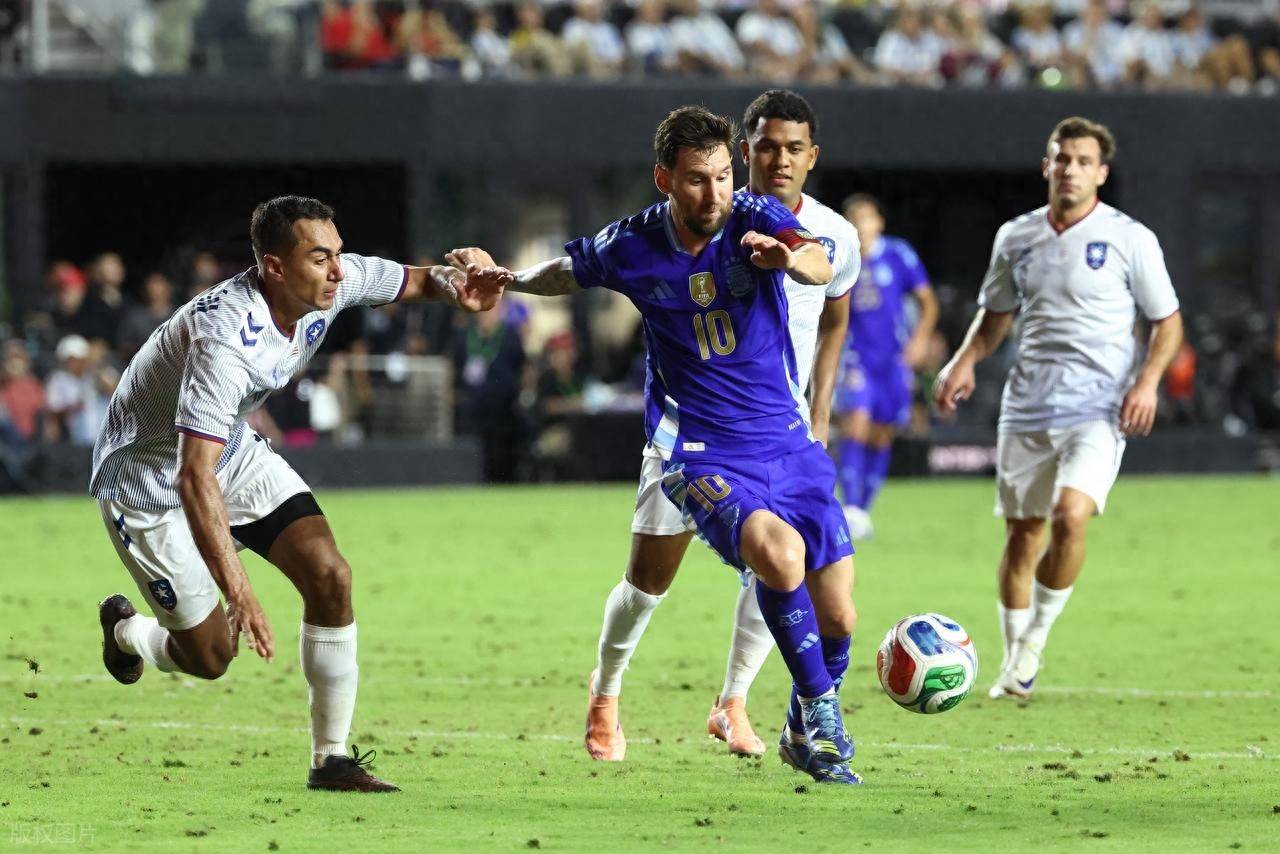 包含梅西世俱杯进6球和贝尔本泽马持平只落后C罗1球的词条