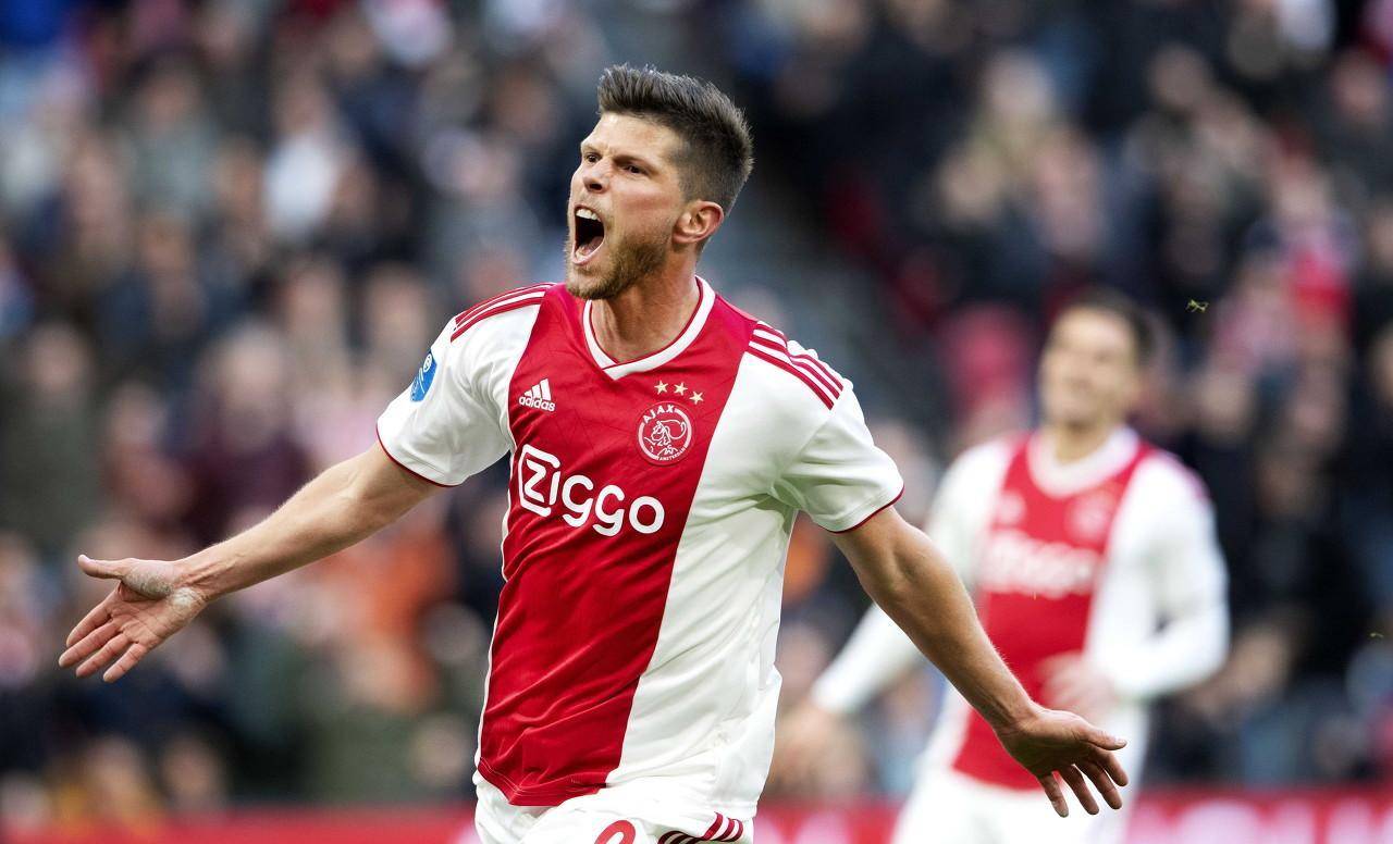 阿贾克斯宣布与亨德森终止合同35岁中场自由身离队的简单介绍