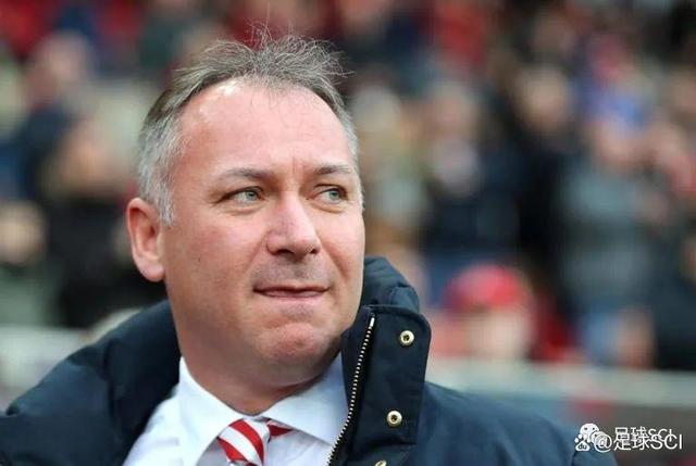 关于桑德兰升至积分榜第二名黑猫新赛季表现出色的信息