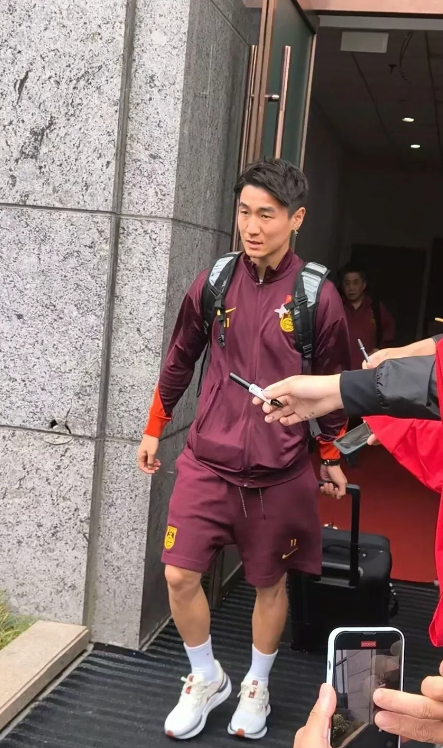 王钰栋独造两球导演浙江队逆转浙江队4-2新鹏城的简单介绍