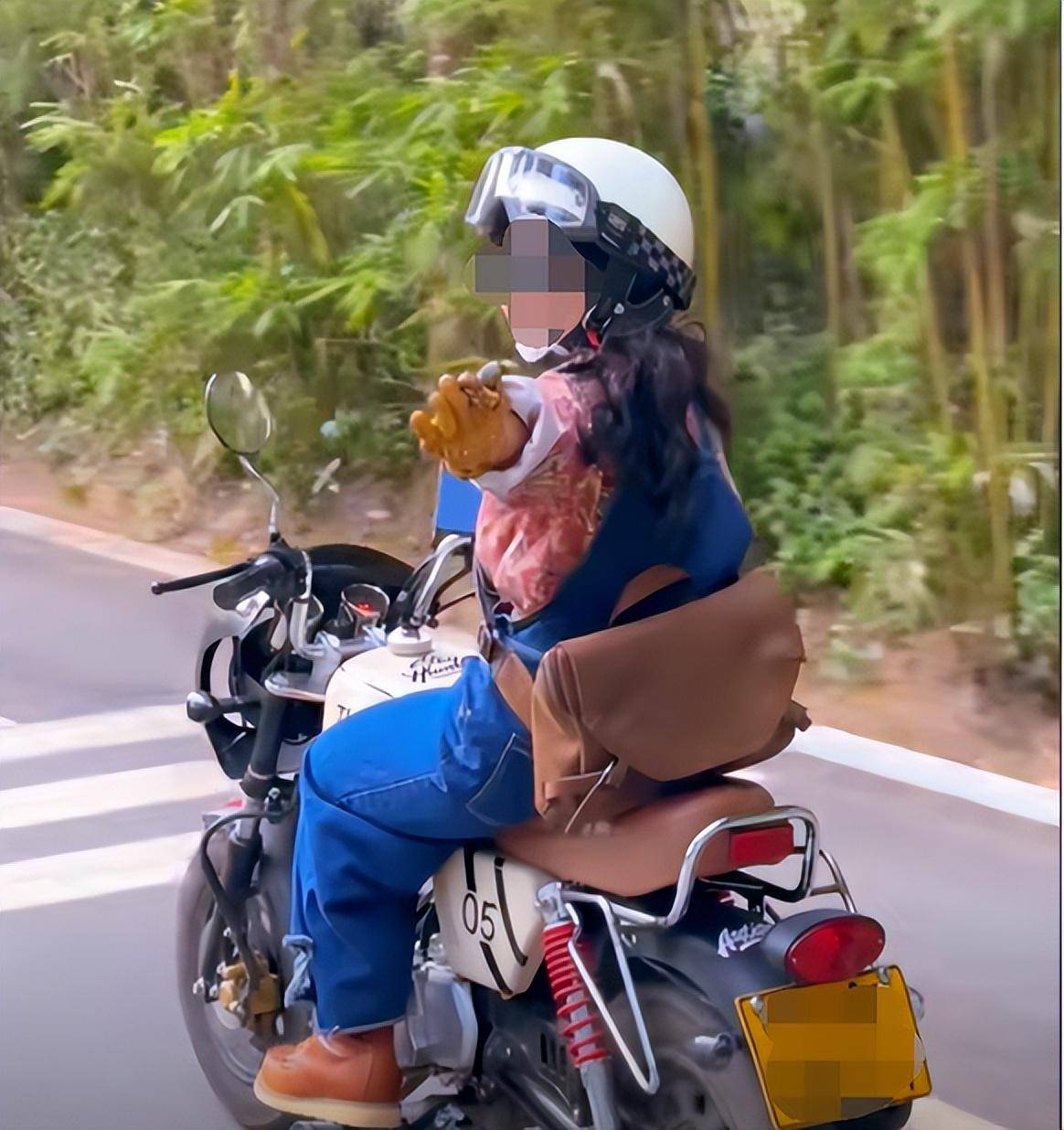 姆巴佩用手势致敬若塔后者因车祸离世的简单介绍  第2张