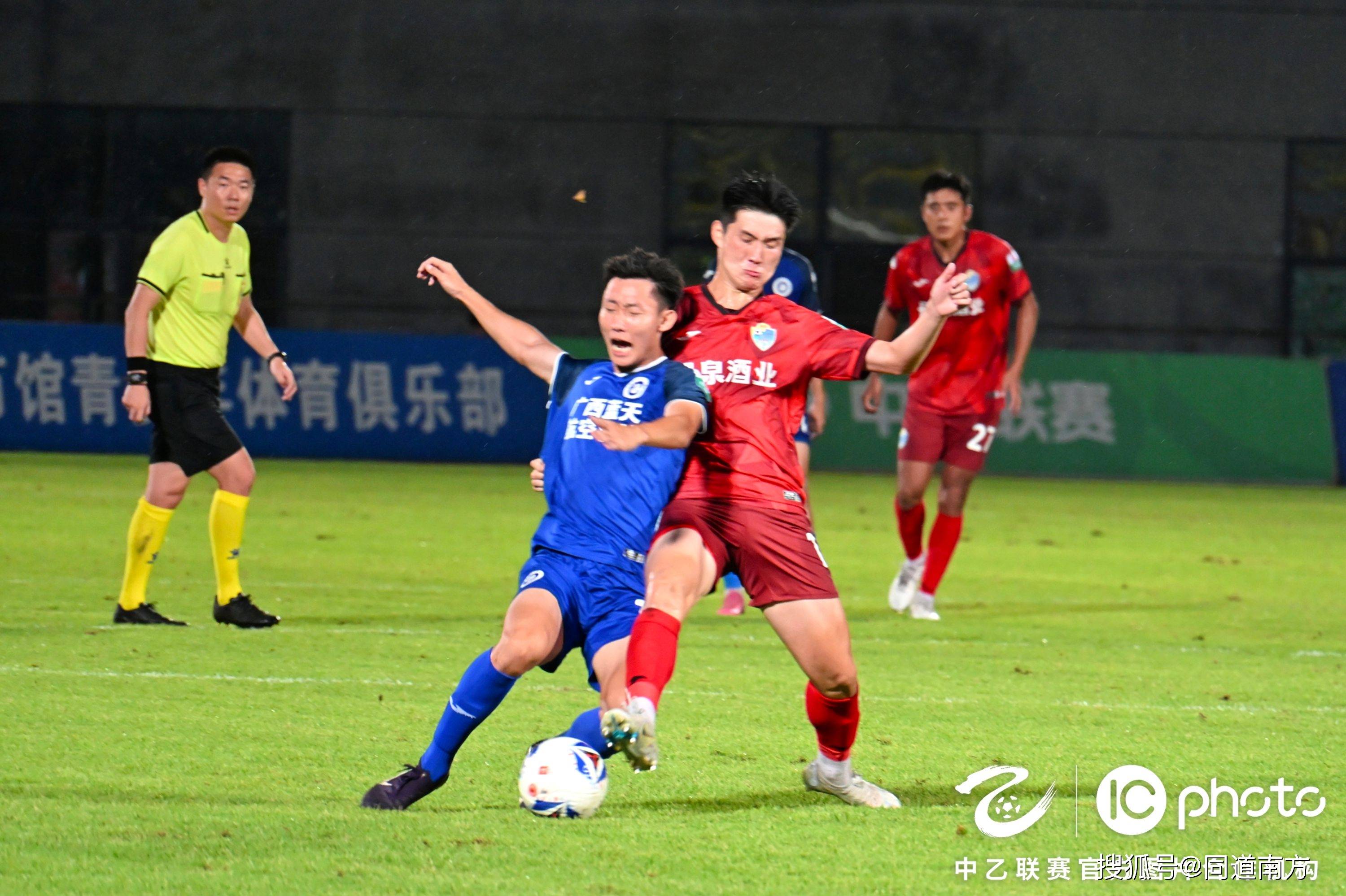 包含足协杯1/8决赛青岛海牛2-1广西恒宸罗文森远射建功金永浩破门的词条