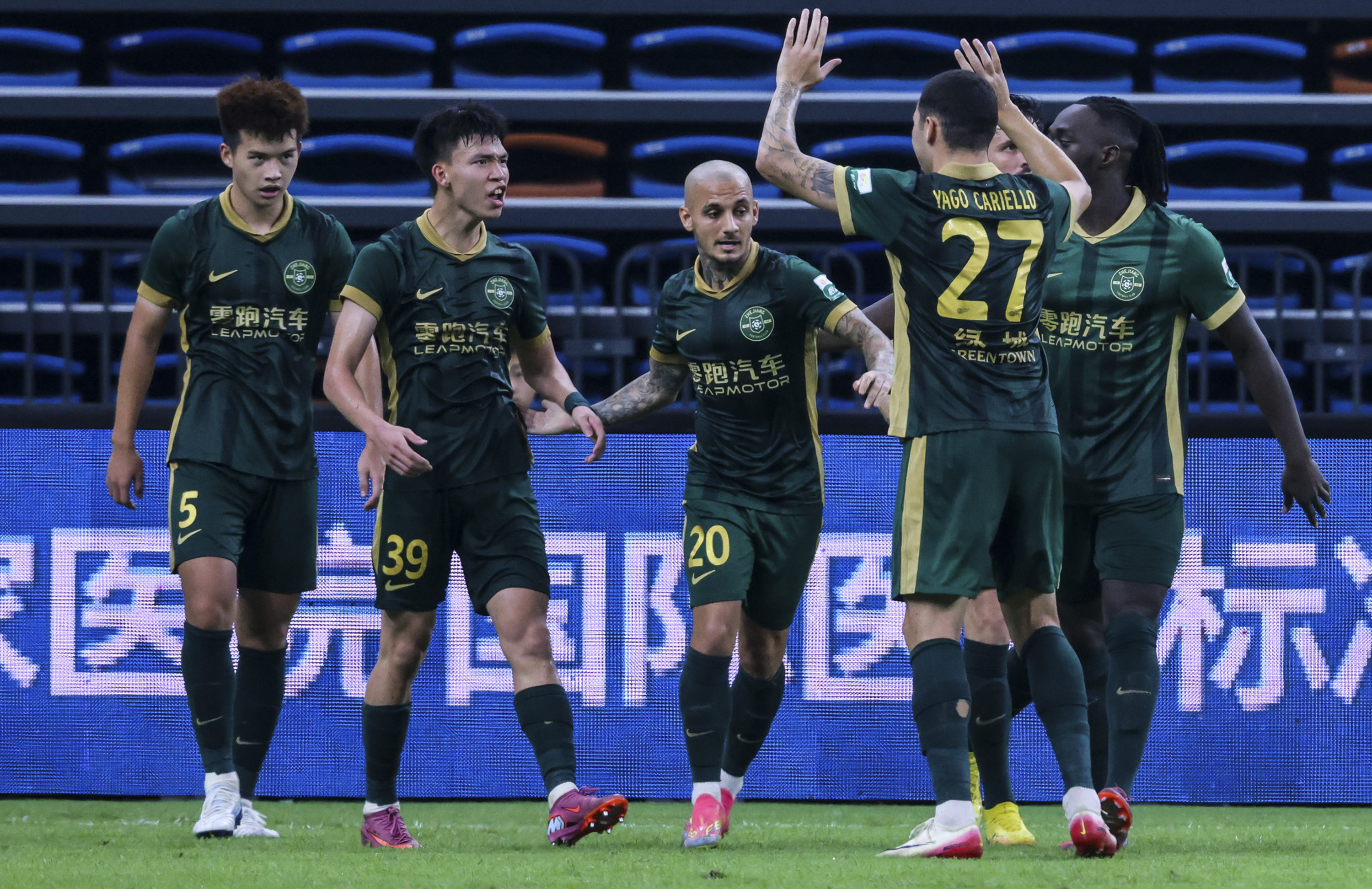 中超深圳新鹏城VS上海海港比赛分析实力差距巨大的简单介绍