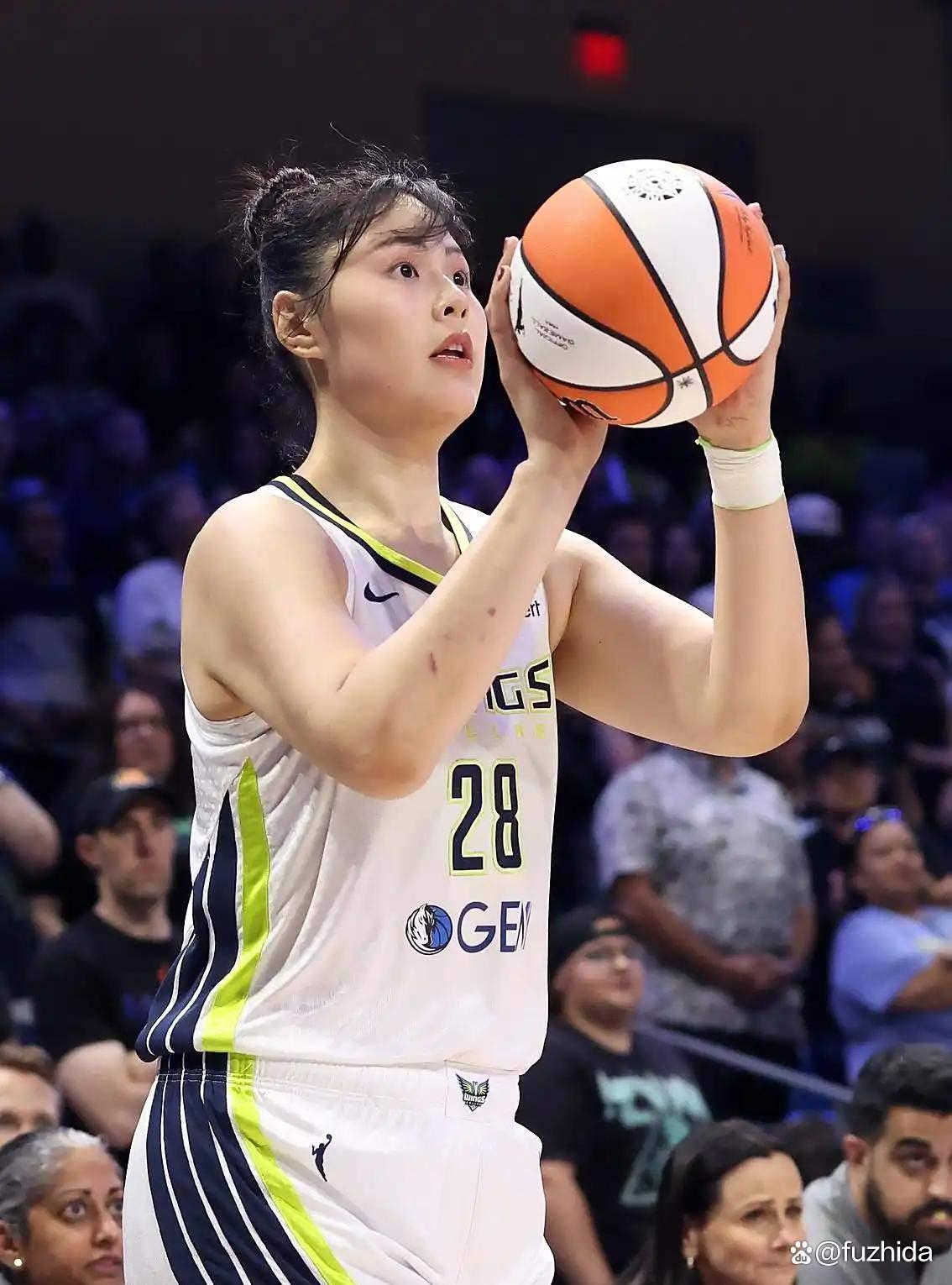 李月汝回应申请交易直言上场时间不够的简单介绍