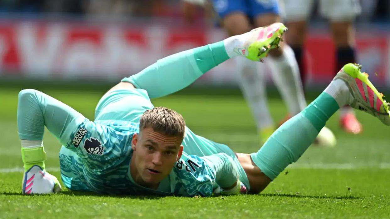 包含B费批评球队懒散夏窗还需要更多引援的词条  第2张