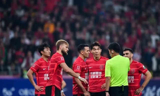 关于亚冠首尔FC0-0成都蓉城罗慕洛伤退费利佩进球被吹的信息  第2张
